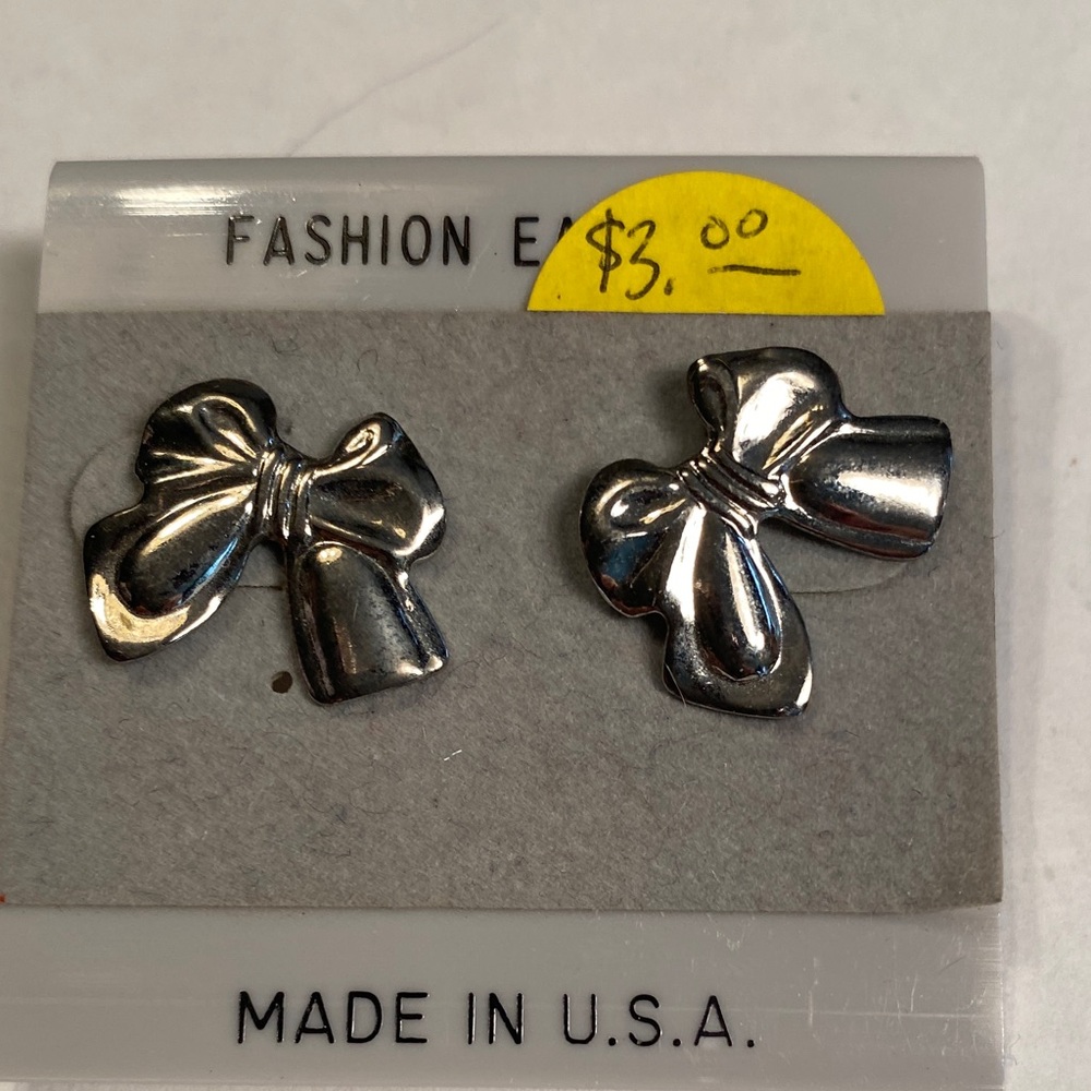 Fashion Jewelry Silver Bow Stud Earrings